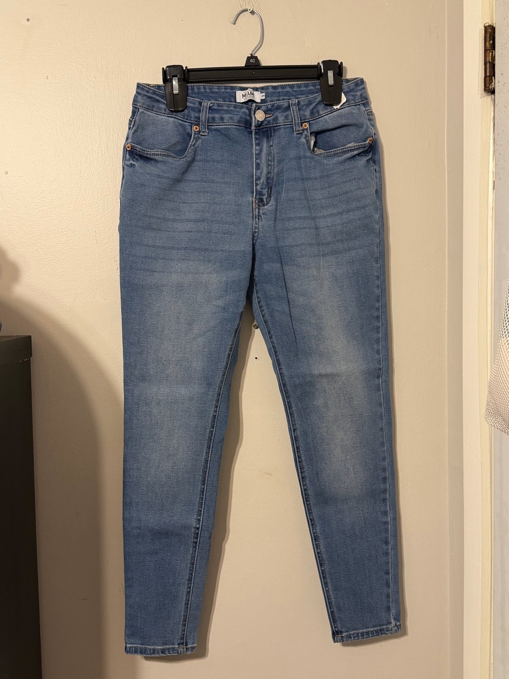 miami Women's Skinny Jeans in Light Blue Wash
